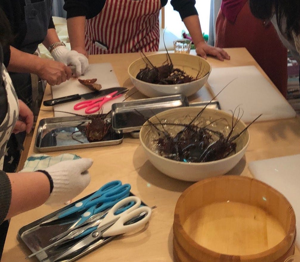 開催終了 1 24 お魚のお福分け ぽけまるより下田 藤井さんの伊勢エビでお刺身を作りましょう In 東京 キッチハイク