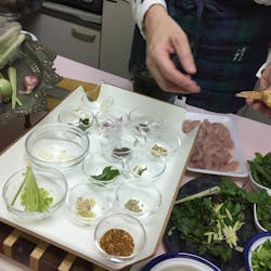 Momoko さんの マニア向けタイ料理教室！カリカリ揚げのアジと特製ソースで食べるタイそうめん＆タイ式オムレツ
