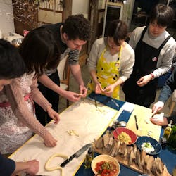 Fukuzawa さんの 生パスタを打ってみよう【Part2】ナポリの大きな筒型パスタ「パッケリ」魚介のラグーソースで！