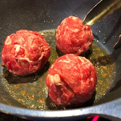 MOMOKO さんの 【MOMOKOのブラジオリ】大好き❤️にく肉ニク🍖Pop-Upデイ。とにかくお肉が大好きなCOOKが集結😋 楽しいとおいしいはみんなで作る‼️朝から晩までいろんなPop-Upが連続で、まるごと1日みんなで楽しめるPop-Upデイ✨@上野キッチハイクキッチン 