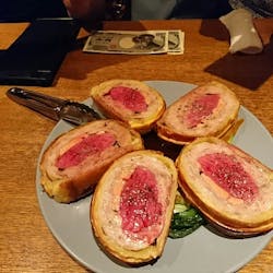 キッチハイク@Wine厨房　tamayasuidobashi(タマヤ) さんの メインは牛肉とフォアグラのパイ包み焼き✨「Wine厨房　tamaya suidobashi」でコース料理を楽しもう (¥3,000 ~ ¥3,999)