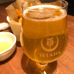Titans Craft Beer Taproom(タイタンズ クラフトビアタップルーム) さんの 【大塚】おつまみの持ち込みOK! 数百種類の世界のクラフトビールを楽しめる「ちょい飲みスタンド」@Titans Craft Beer Taproom