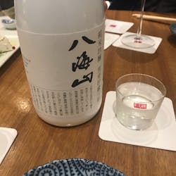 八海山 千年こうじや さんの 「八海山」全ラインナップを取り揃える日本酒バーで、魚沼の発酵文化を味わおう