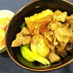 Ikuko さんの 魯肉飯と人気のパイナップルケーキ復活