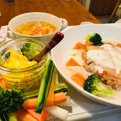 高知県アンテナショップ まるごと高知 さんの ゆず好きにはたまらない！高知県産のゆずとフレンチが出会った創作料理を、シェフとつくって堪能しよう。