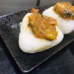 滋賀県甲賀市 さんの 主役の味を忍ばせる、とろっと甘い“忍葱”！滋賀県甲賀市のブランド米や味噌と一緒に、その奥深さを味わおう。