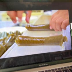 新潟県佐渡市 さんの <秋の実り編>佐渡島の“稲職人”が作る採れたて新米と、ソーセージを使った“ごちそう汁”で満腹昼ごはん