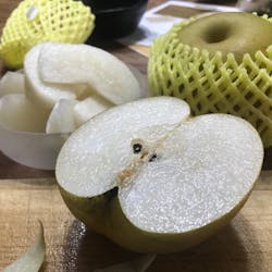 茨城県筑西市 さんの 残暑を潤す、大人の梨クリームソーダ作り。茨城県筑西市の果汁溢れる梨2種をお届け