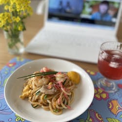 つむぐ、ふくしま さんの “母の味”で、炊き込み簡単いなり寿司。農家民宿のまかないご飯でつながる「つむぐ、ふくしま」の食卓